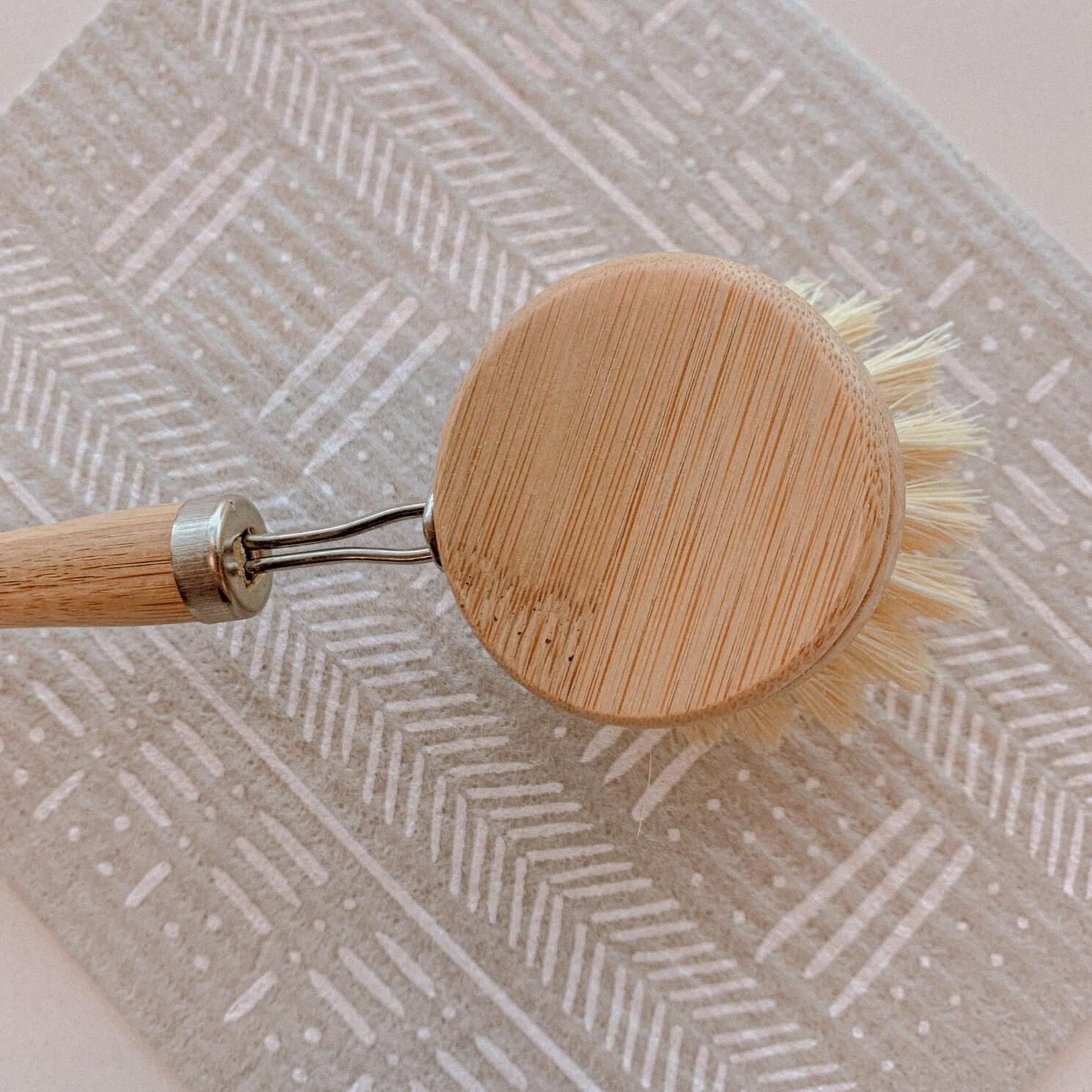 Casa Agave™ Long Handled Dish Brush
