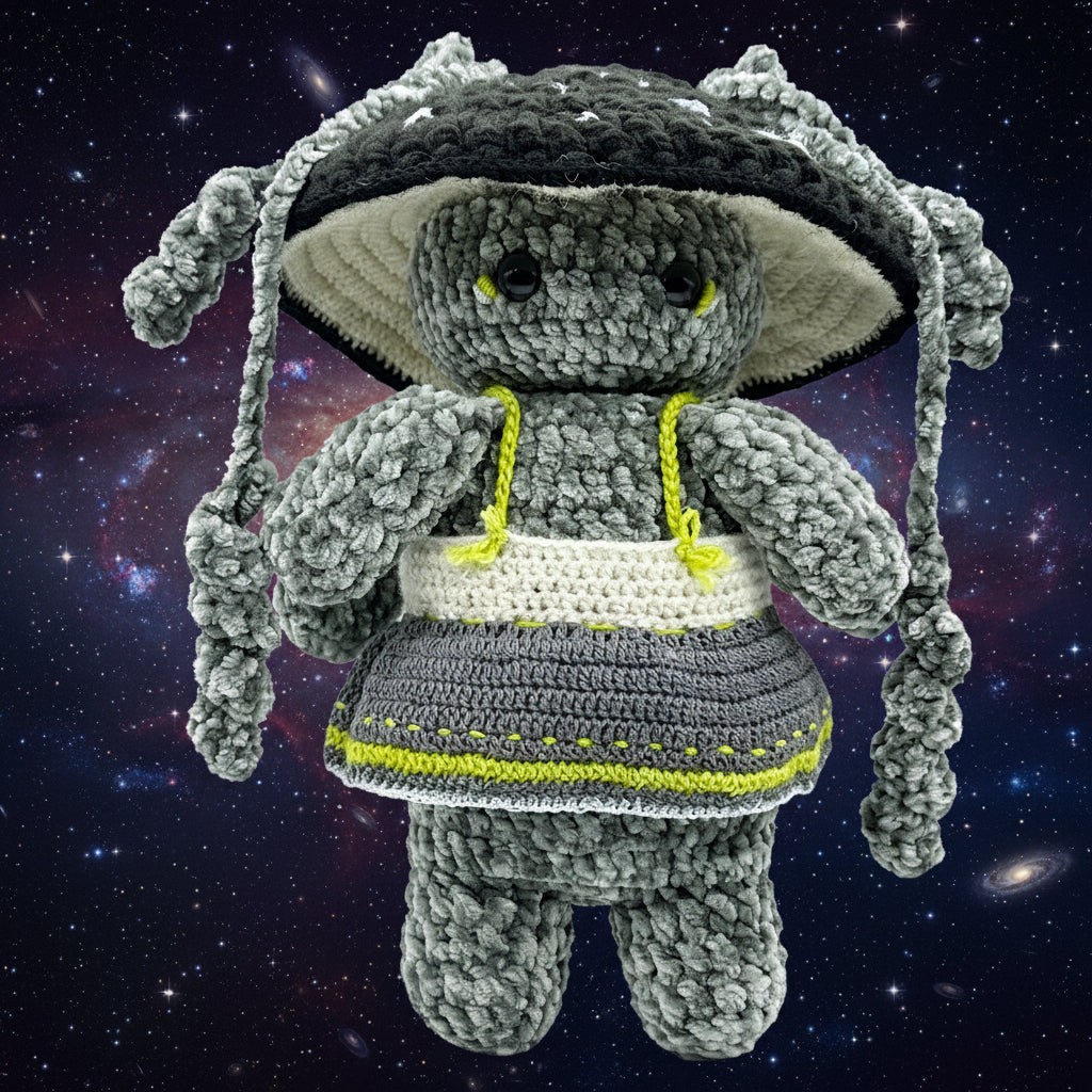 Toadstool Plushie - Greenbriar Market + Refillery