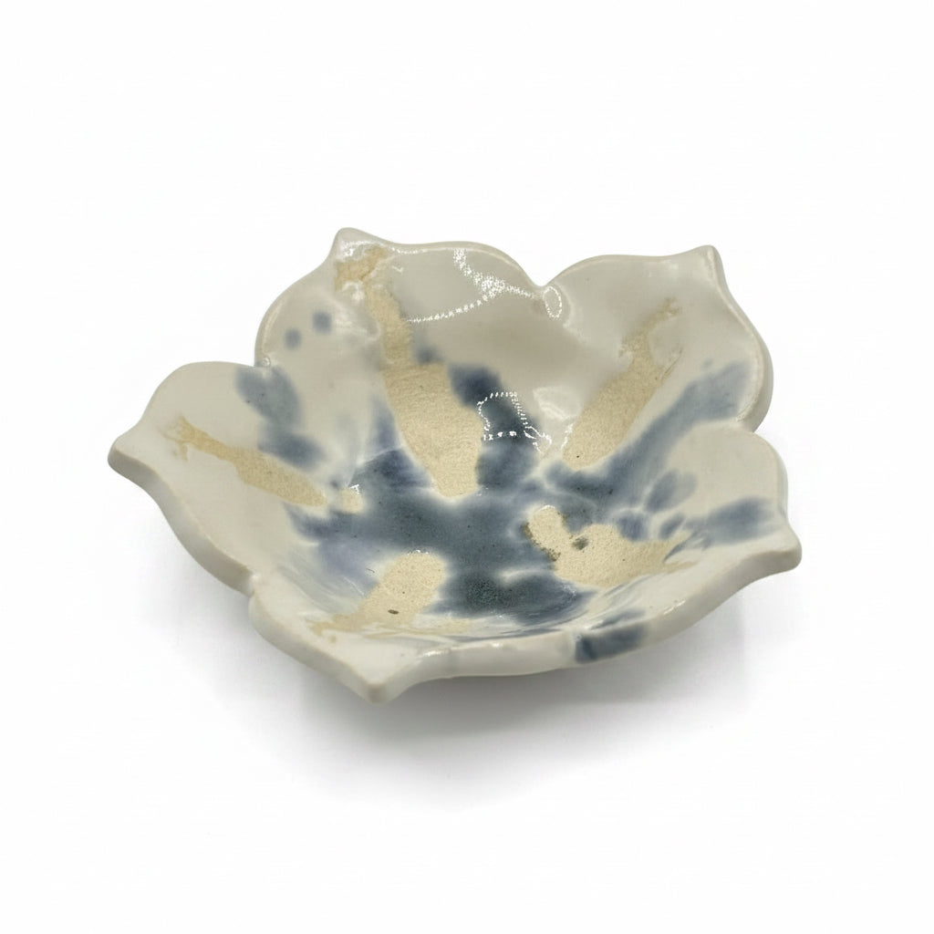 Ceramic Flower Charm - Greenbriar Market + Refillery