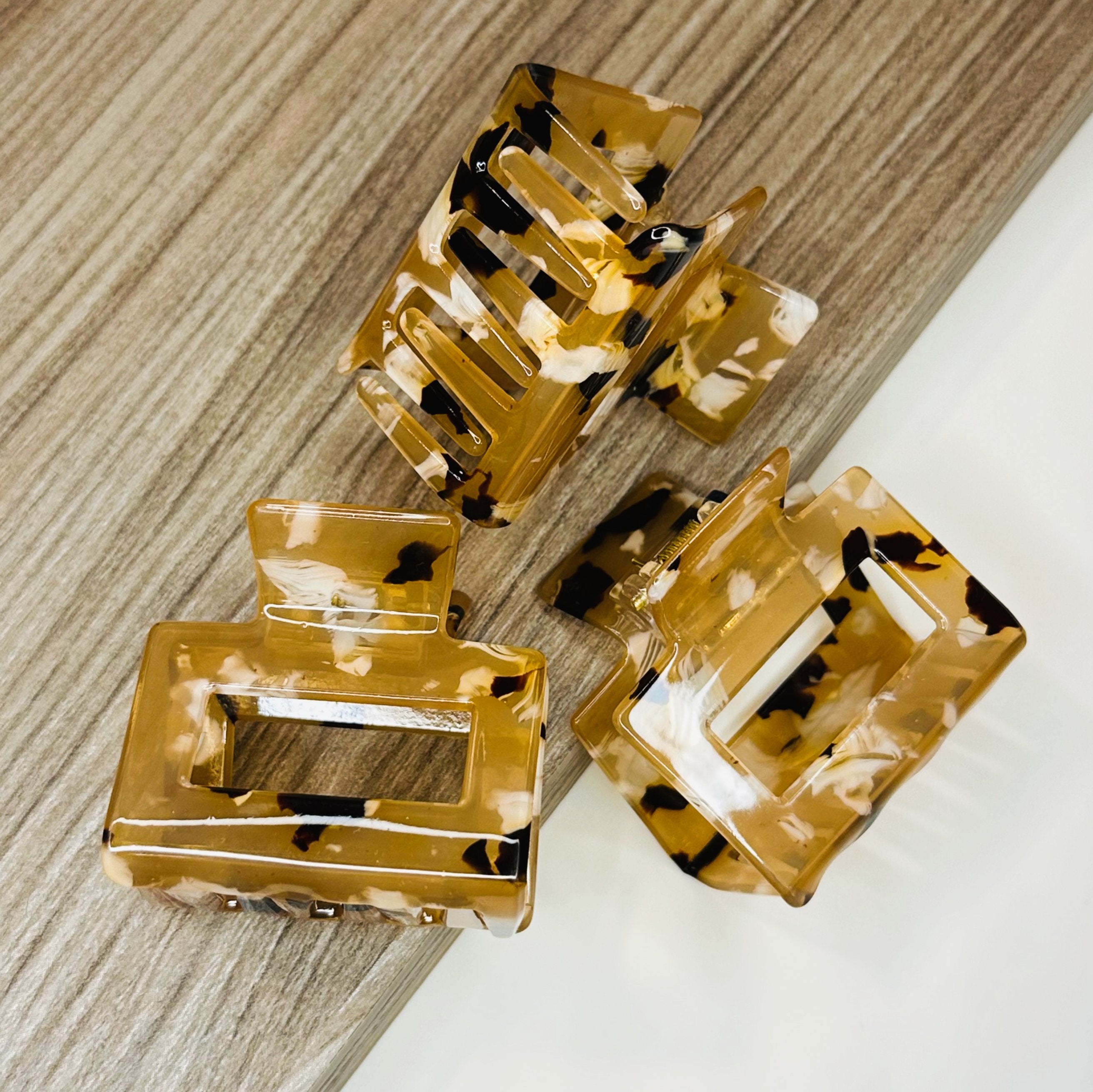Caramel tortoiseshell Evelyn hair clip – cellulose acetate accessory by Sebeana, available at Greenbriar Market in Calgary